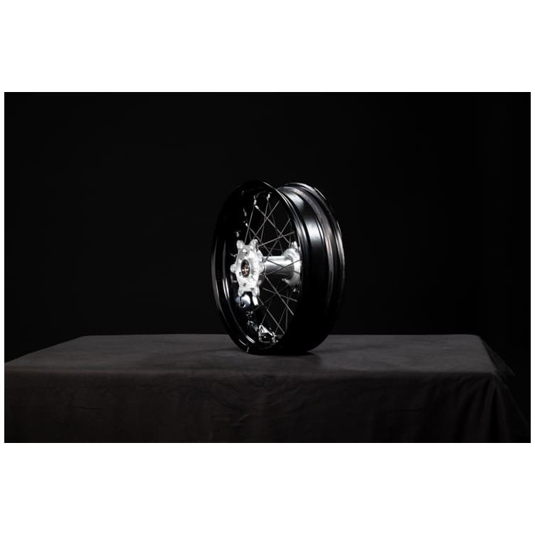 Roue arrière 17" Stark VARG SM